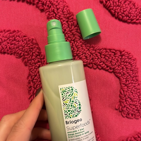 NEW! Briogeo | Avocado+Kiwi Leave-In Conditioner Spray - Picture 2 of 4